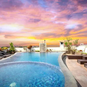 Nikhila Bali *** Seminyak (Bali)