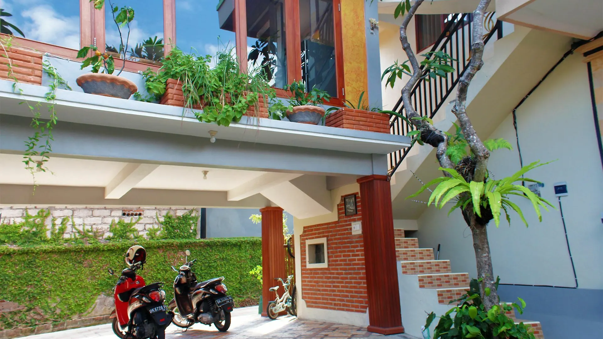 Cr Tris Rooms Seminyak 2*,  Indonezja